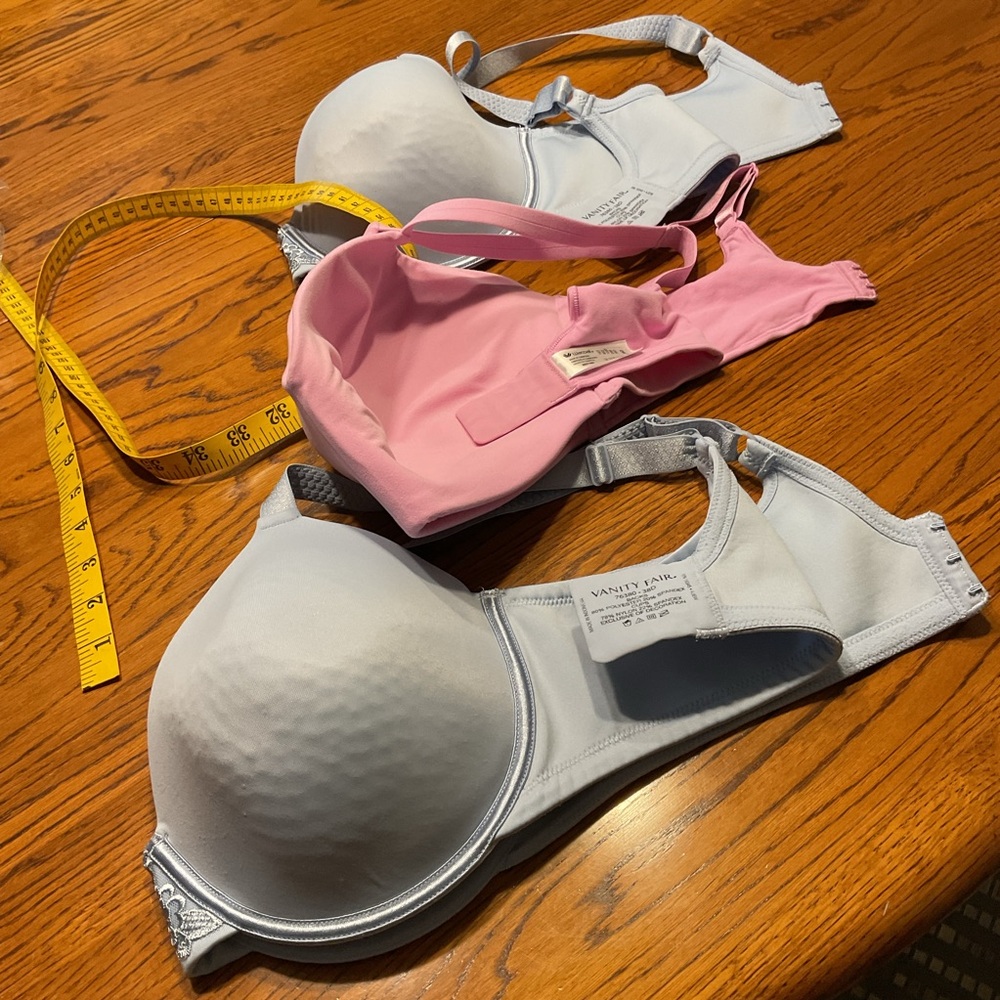 NWOT Vanity Fair with underwire & Wacoal no underwire bra bundle size 38 D.
